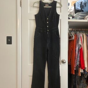 Black jump suit- pilco